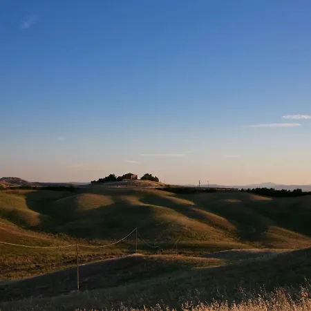 Semesterbostad In Tuscany Near Siena's Charm *