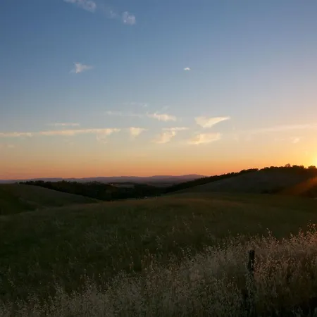 In Tuscany Near Siena's Charm Semesterbostad