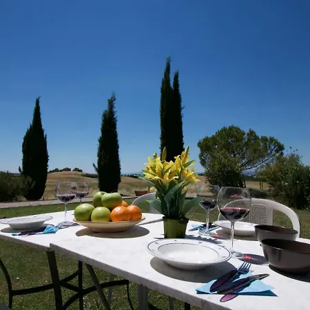 In Tuscany Near Siena's Charm Semesterbostad *
